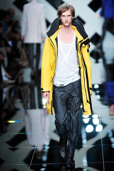 Look 27